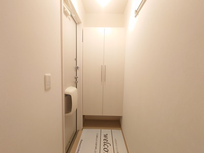 トレグラースＣ棟の玄関