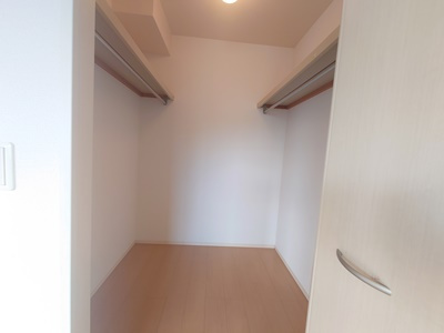 トレグラースＣ棟の収納