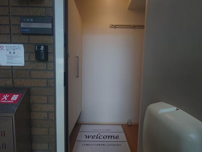 トレグラースＣ棟の玄関