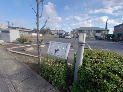 トレグラースＣ棟のエントランス