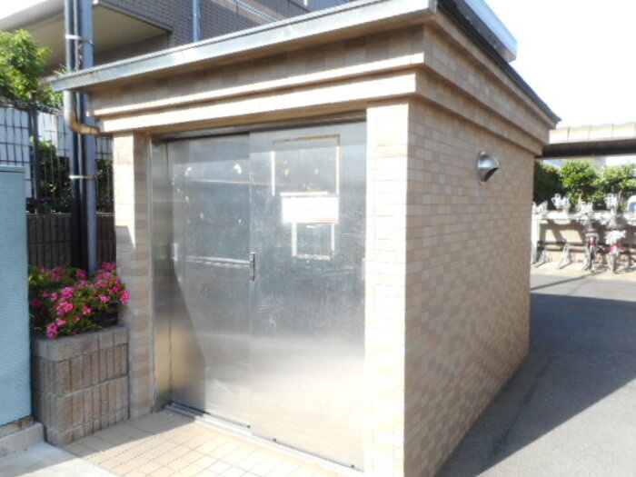 エーヴィゲス市川のその他