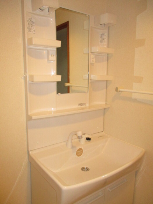 エーヴィゲス市川の独立洗面台