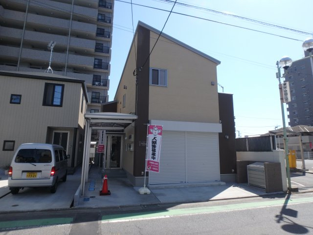 鶴ヶ島市大字上広谷のアパートの外観