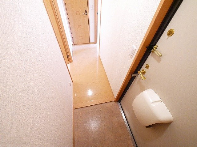 リバーラック　Ａ棟の玄関|コンパクトで使いやすい玄関