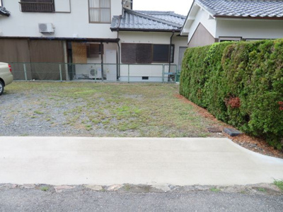 【駐車場】 | 柏原貸家Ｔ | 敷地隣　2台可