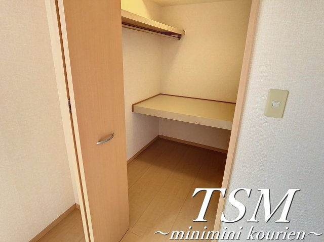 Ｓｏｌｅｉｌ香里園の収納|ウォークインクローゼット