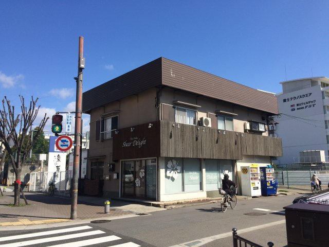 つかしん前店舗の外観