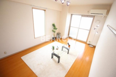 【寝室】 | エリーフラッツ京町 | 落ち着いた色調の寝室です