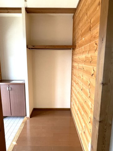 茂原市千町のテラスの収納|階段下収納