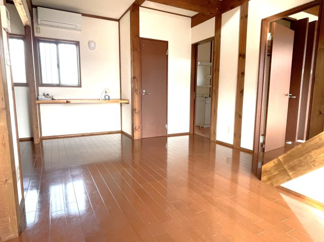 茂原市千町のテラスの居間・リビング