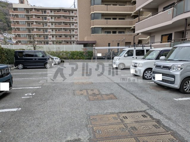 グリーンベールヒル柏原の駐車場