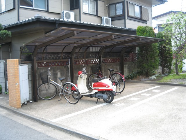 エスティハイツの駐車場|駐輪場
