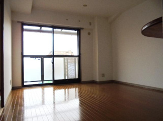 【居間・リビング】 | ウエルメゾン江坂 | LDK10.6帖★