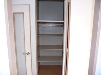 【収納】 | ウエルメゾン江坂 | キッチン横収納★