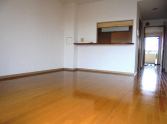 【居間・リビング】 | ウエルメゾン江坂 | LDK10.6帖★