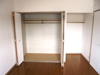 【収納】 | ウエルメゾン江坂 | 洋室クローゼット★
