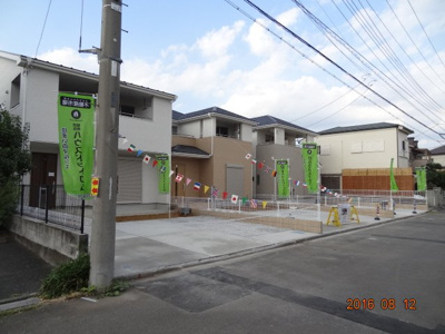 【前面道路含む現地写真】 | さいたま市緑区馬場2丁目　土地広々約50坪　新築分譲住宅全3棟・残1棟