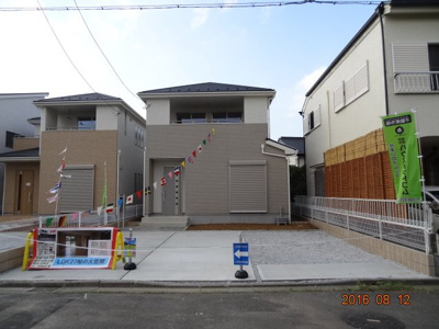 【前面道路含む現地写真】 | さいたま市緑区馬場2丁目　土地広々約50坪　新築分譲住宅全3棟・残1棟