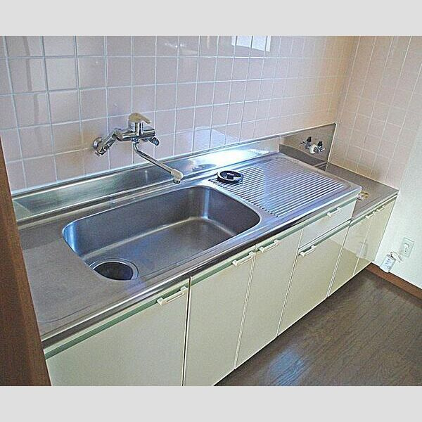 ドミール・クレセントAのキッチン