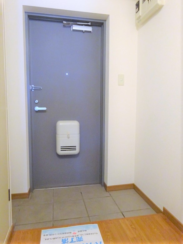 サンエミットＭの玄関