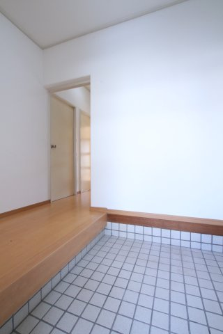 サンタウン林の玄関