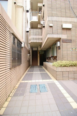  | 青山アイリット