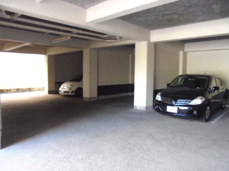【駐車場】 | 敷地内駐車場有り★