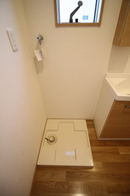 【設備】 | クレセント西代 | 室内洗濯機置場