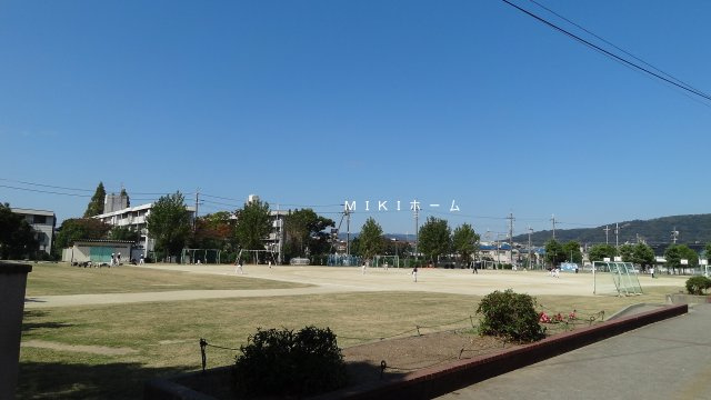 箕面市半町２丁目　土地　の周辺