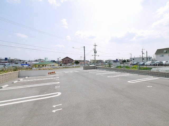 ディアコート（押熊町）の駐車場|駐車場に車を止められます