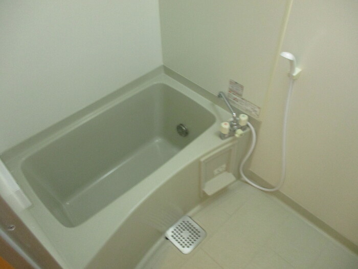 グリーンヒルズL棟の浴室