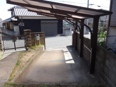 【駐車場】 | 品川邸 | 屋根付き駐車場！