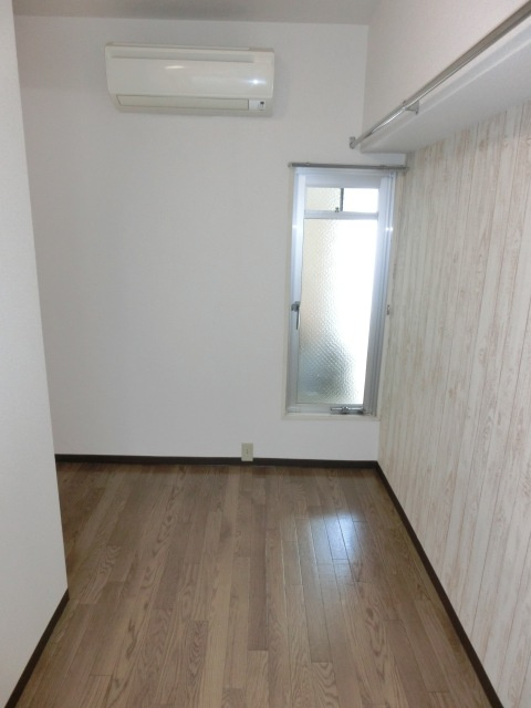 ラ・ペール一番館の洋室