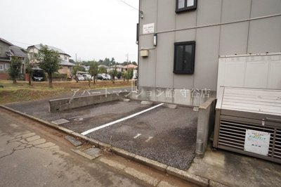 【駐車場】 | メゾン カメリアC | 敷地内ゴミ置場