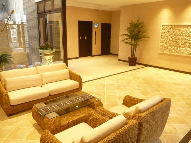 S-RESIDENCE淀屋橋（エスレジデンス淀屋橋）　BRAVI不動産のロビー