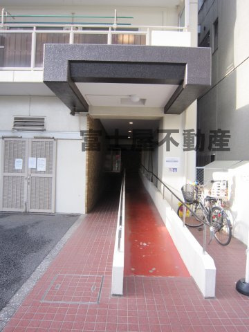 ソフトタウン板橋区役所前のエントランス