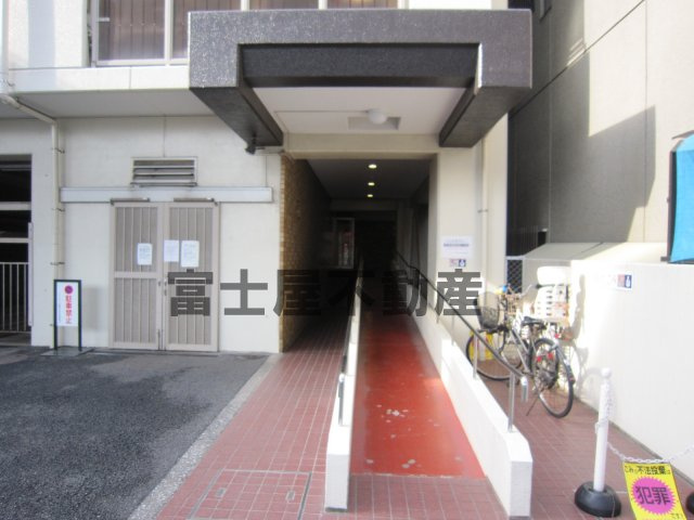ソフトタウン板橋区役所前のエントランス