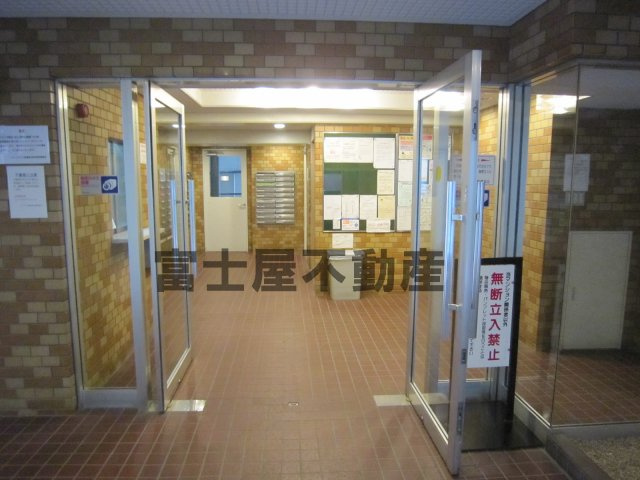 ソフトタウン板橋区役所前のエントランス