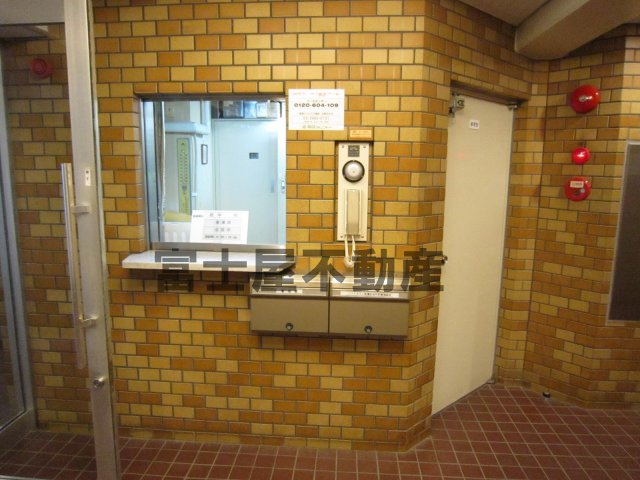 ソフトタウン板橋区役所前のエントランス