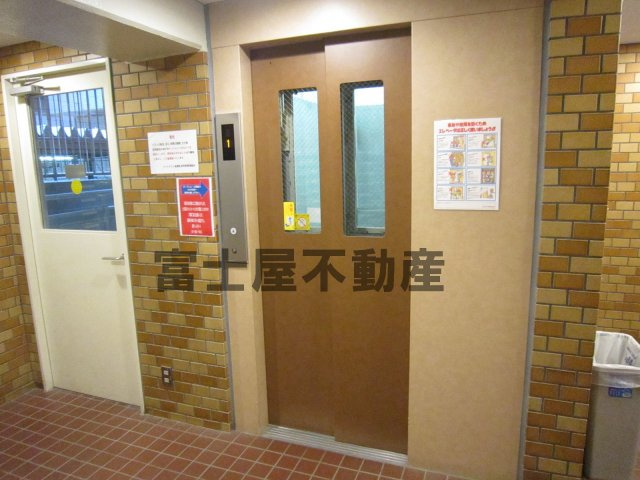 ソフトタウン板橋区役所前のエントランス