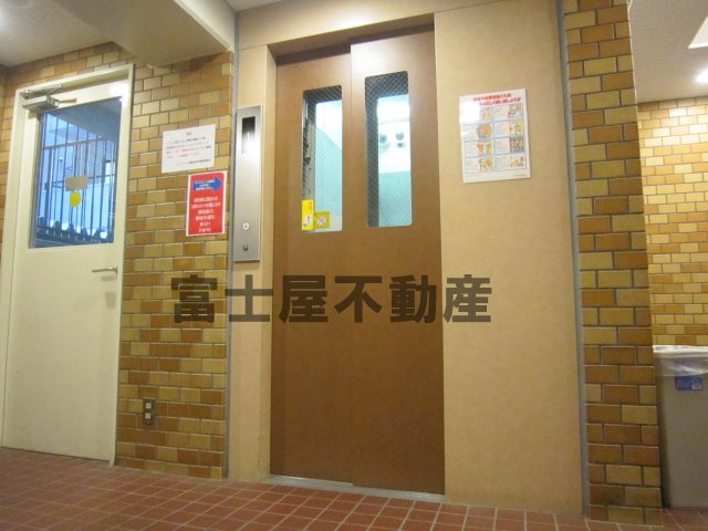 ソフトタウン板橋区役所前のエントランス