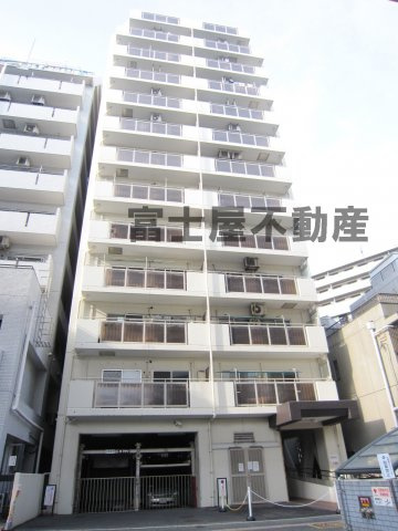 ソフトタウン板橋区役所前の外観