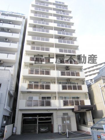 ソフトタウン板橋区役所前の外観