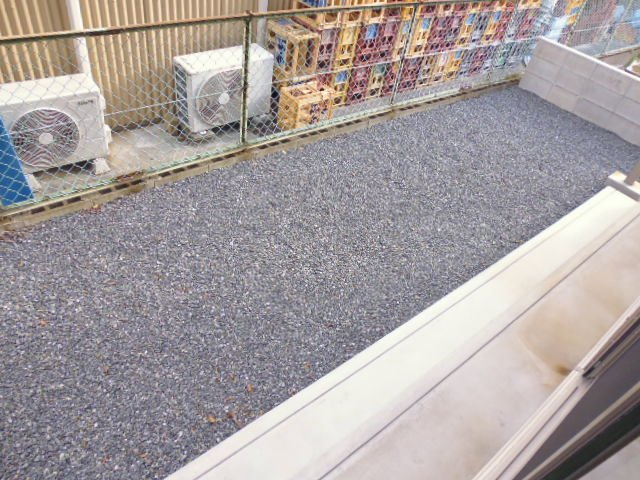 ルネス神田Ⅰのバルコニー|専用庭