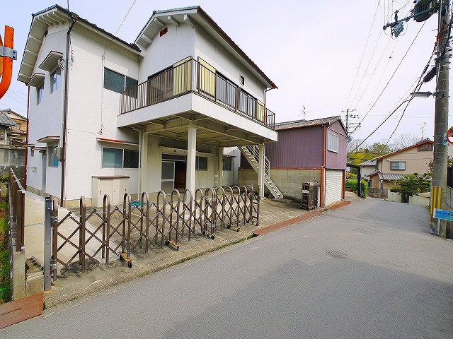 山陵町店舗事務所の周辺