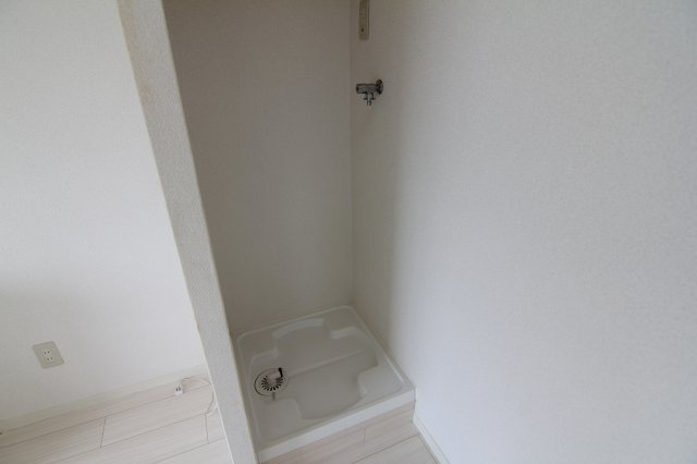 【設備】 | 若松マンション | 洗濯機置場