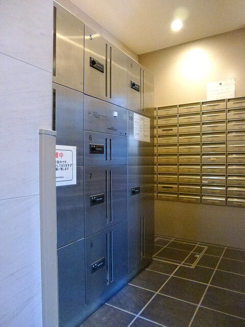 RESIDIA上野御徒町の設備|レジディア上野御徒町の不在時に便利な宅配ＢＯＸです