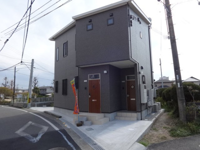 【外観】 | メゾンエスティバル | 玄関側の外観！