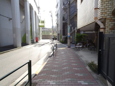 【周辺】 | 大塚ビル駐車場 | 大塚ビル駐車場　建物前