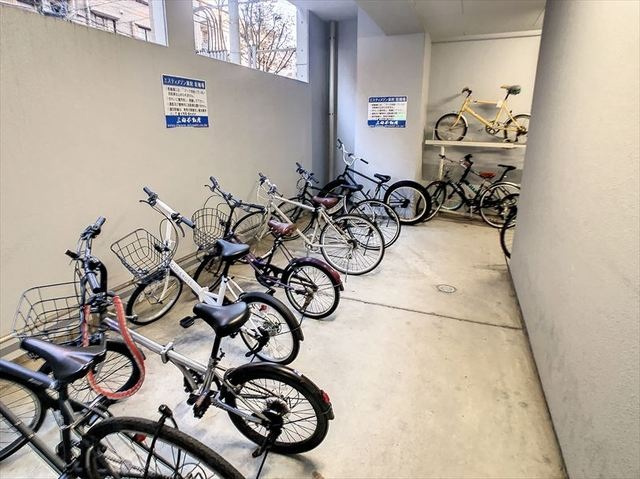 エスティメゾン薬院のその他共用部分|エスティメゾン薬院（1K）屋根あり駐輪場